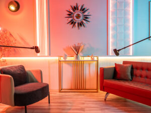 Подкаст-студия Ucast — это современное пространство в Алматы для записи аудио- и видеоподкастов, интервью, рилс и экспертных видео. Студия оснащена профессиональной техникой: съёмка на 3–5 камер в формате 4K, качественные микрофоны, петлички, свет, уютный интерьер и опытные операторы. Мы предлагаем аренду подкаст-студии по доступной цене, с гибкой тарификацией: первый час — фиксированная стоимость, далее — каждые 30 минут. Вы можете заказать как базовую съёмку, так и подкаст под ключ — с монтажом, оформлением, нарезками для Reels, YouTube и TikTok. На сайте Ucast вы можете узнать актуальные цены, прочитать отзывы наших клиентов, посмотреть примеры работ и связаться с нами напрямую. Мы работаем ежедневно по предварительной записи. Наша команда поможет вам реализовать любой подкаст-проект — от идеи до готового выпуска. Контакты, стоимость услуг, отзывы и форма для бронирования доступны в разделе "Контакты" на сайте ucast.kz/photostudioalmaty. Записывайтесь заранее — мы поможем сделать ваш голос видимым и слышимым!