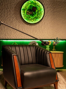 Подкаст-студия Ucast — это современное пространство в Алматы для записи аудио- и видеоподкастов, интервью, рилс и экспертных видео. Студия оснащена профессиональной техникой: съёмка на 3–5 камер в формате 4K, качественные микрофоны, петлички, свет, уютный интерьер и опытные операторы. Мы предлагаем аренду подкаст-студии по доступной цене, с гибкой тарификацией: первый час — фиксированная стоимость, далее — каждые 30 минут. Вы можете заказать как базовую съёмку, так и подкаст под ключ — с монтажом, оформлением, нарезками для Reels, YouTube и TikTok. На сайте Ucast вы можете узнать актуальные цены, прочитать отзывы наших клиентов, посмотреть примеры работ и связаться с нами напрямую. Мы работаем ежедневно по предварительной записи. Наша команда поможет вам реализовать любой подкаст-проект — от идеи до готового выпуска. Контакты, стоимость услуг, отзывы и форма для бронирования доступны в разделе "Контакты" на сайте Ucast.kz. Записывайтесь заранее — мы поможем сделать ваш голос видимым и слышимым!